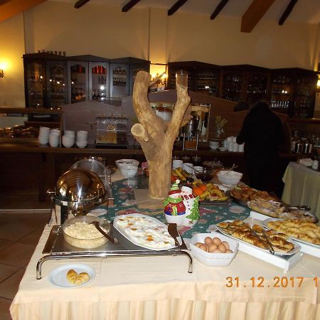 Mythos Hotel Елатохори Екстериор снимка
