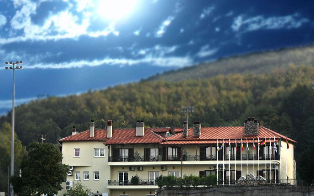 Mythos Hotel Елатохори Екстериор снимка